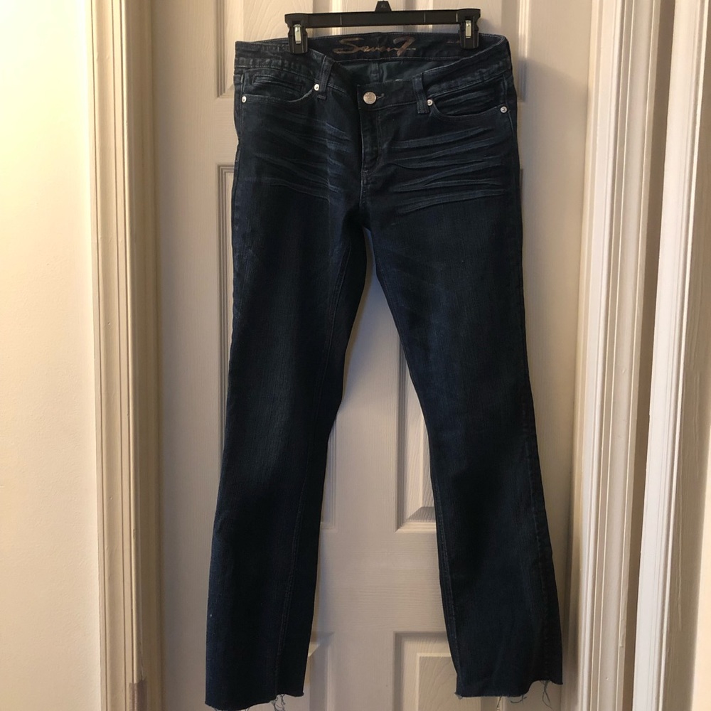 Seven7 jeans 2 zippered back pockets